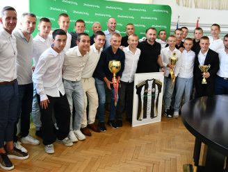 Náměstek Štojdl pogratuloval fotbalovým nadějím z Akademie Dynama, které zazářily doma i v zahraničí