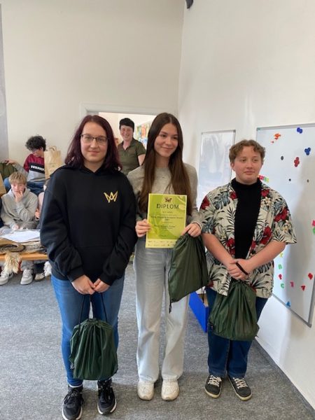 1. místo (starší kategorie): Tereza Klapsiová, Klaudie Alblová, Rozálie Fürstová