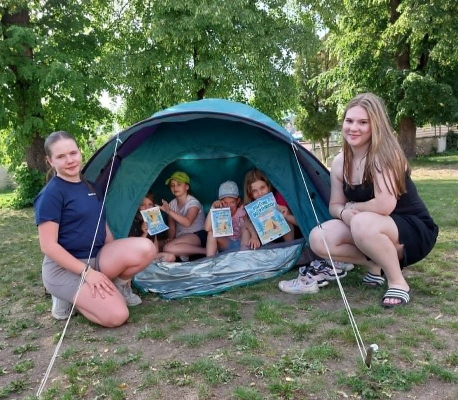 Pobyt venku, společné zážitky a nová přátelství. Projekt staví i na zkušenostech, které jeho organizátoři sami získali jako děti. Foto: RADAMBUK