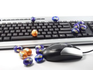 Digitální kompetence nevznikají jen v informatice. Co může škola udělat podle nové analýzy ICILS